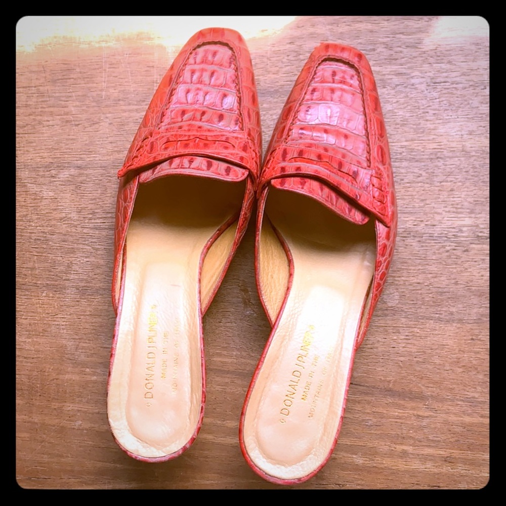 Donald J Pliner size 9 Red Leather Mules Kitten